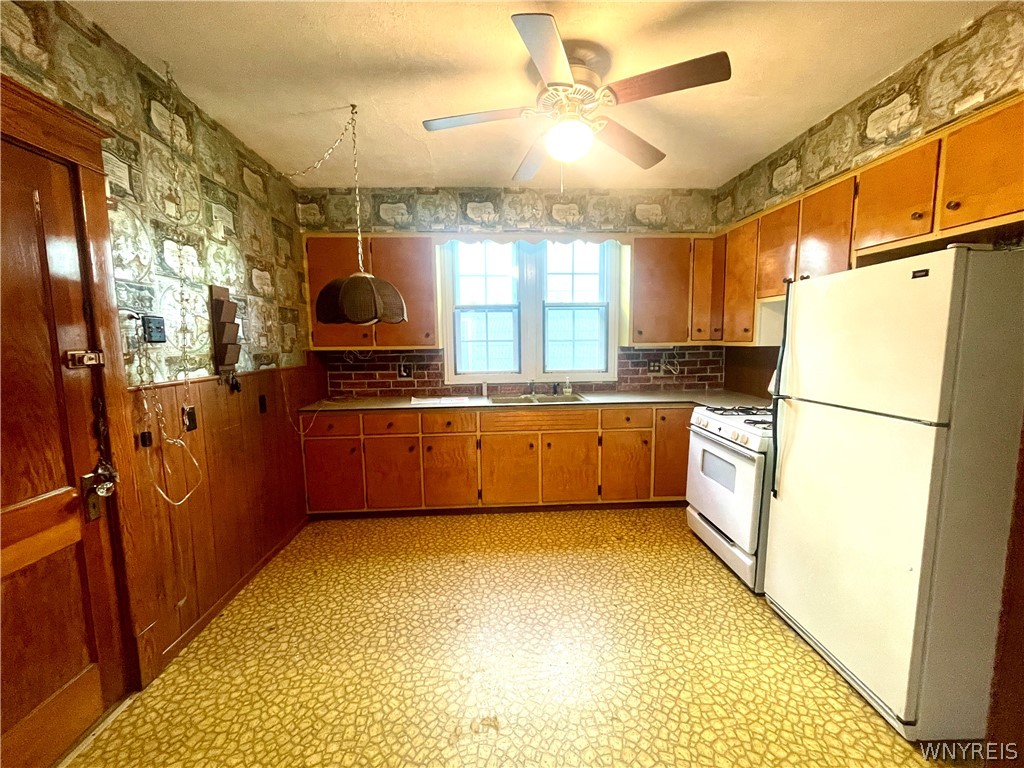 75 Harding Road Buffalo, NY 14220 - Photo 3 of 33