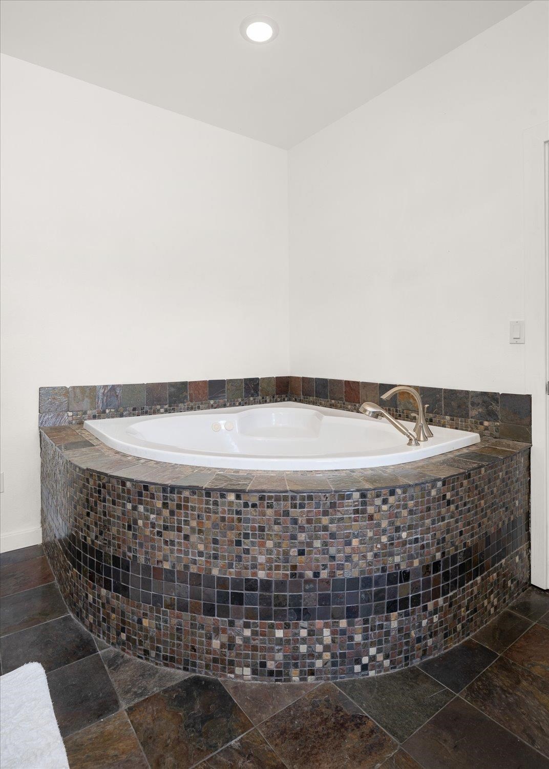 16716 North Madison Road Mead, WA 99021 - Photo 39 of 45