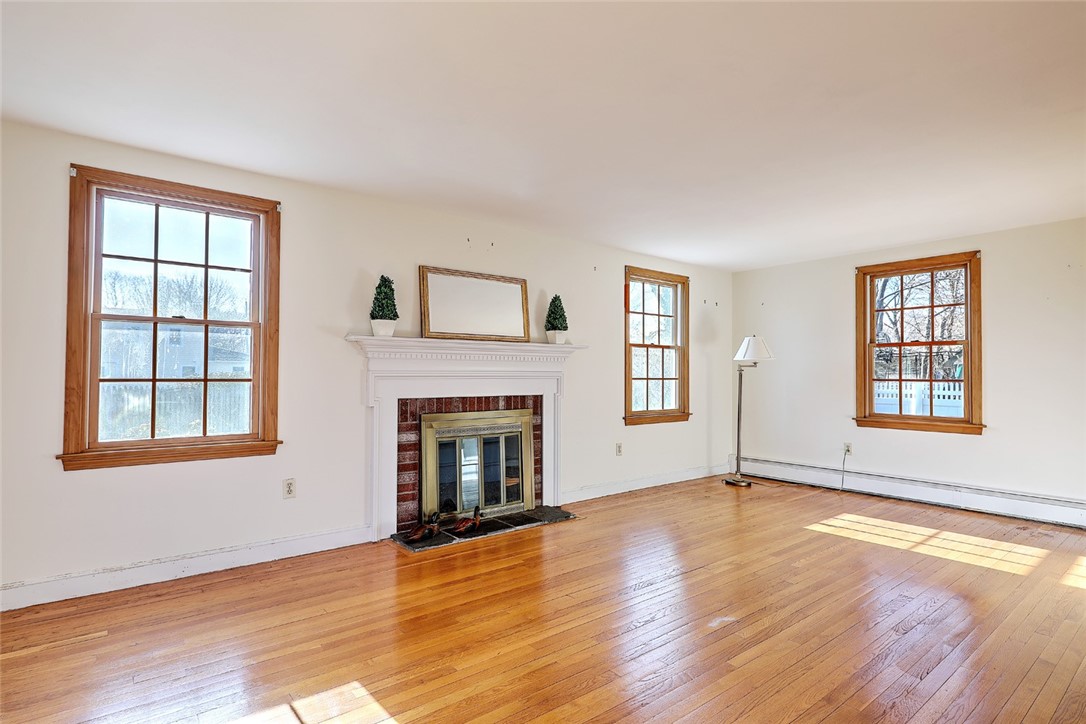 51 Bay Road Barrington, RI 02806 - Photo 15 of 24