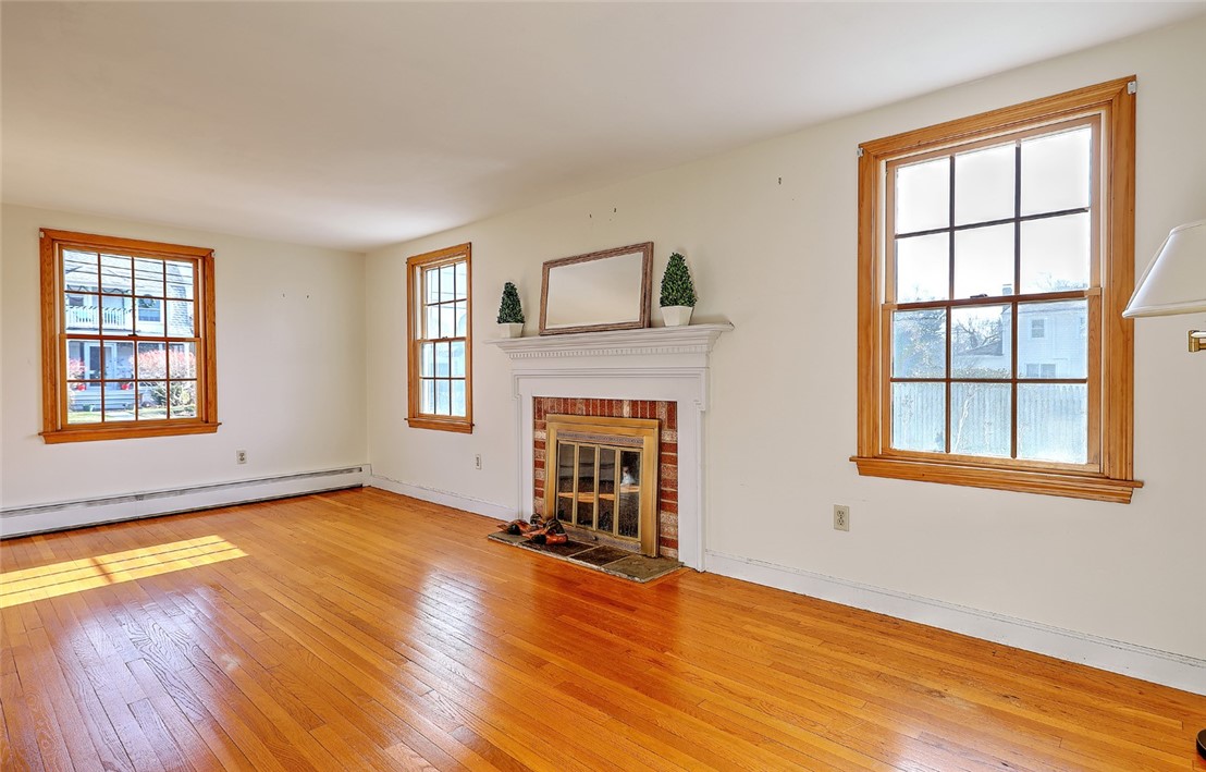 51 Bay Road Barrington, RI 02806 - Photo 16 of 24