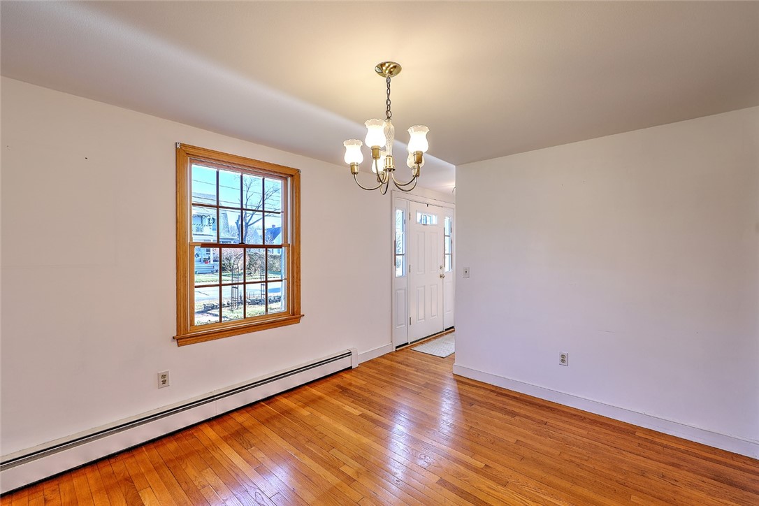 51 Bay Road Barrington, RI 02806 - Photo 18 of 24 Dining room