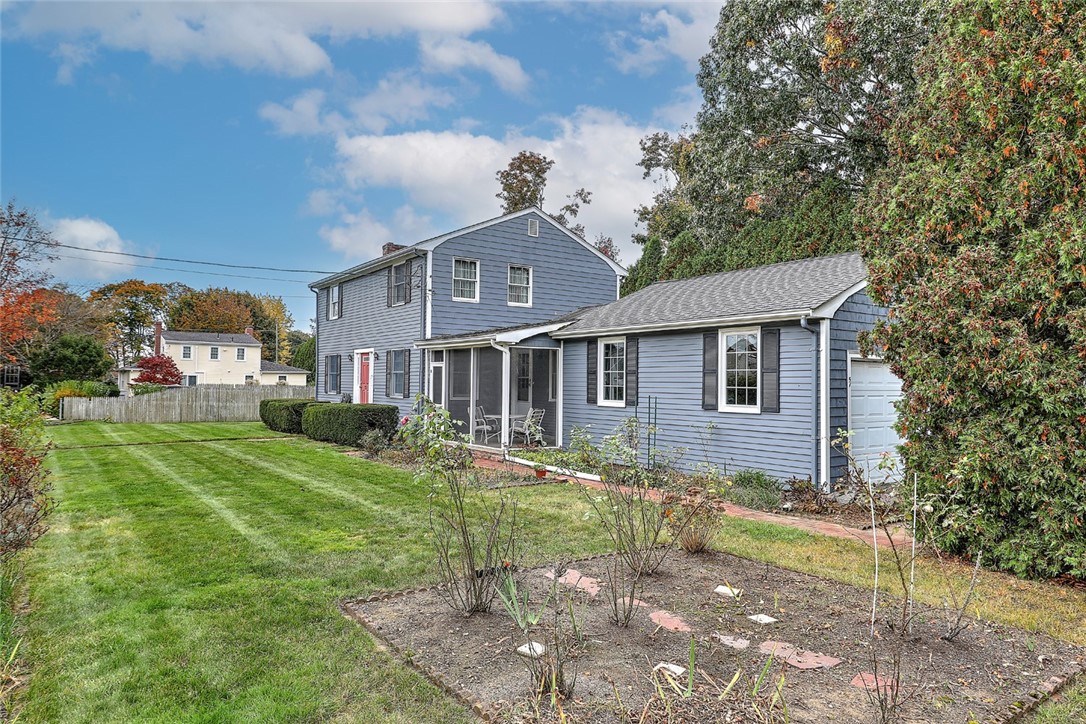 51 Bay Road Barrington, RI 02806 - Photo 3 of 24