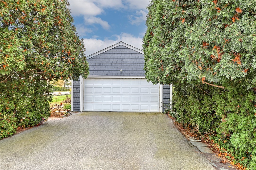 51 Bay Road Barrington, RI 02806 - Photo 4 of 24