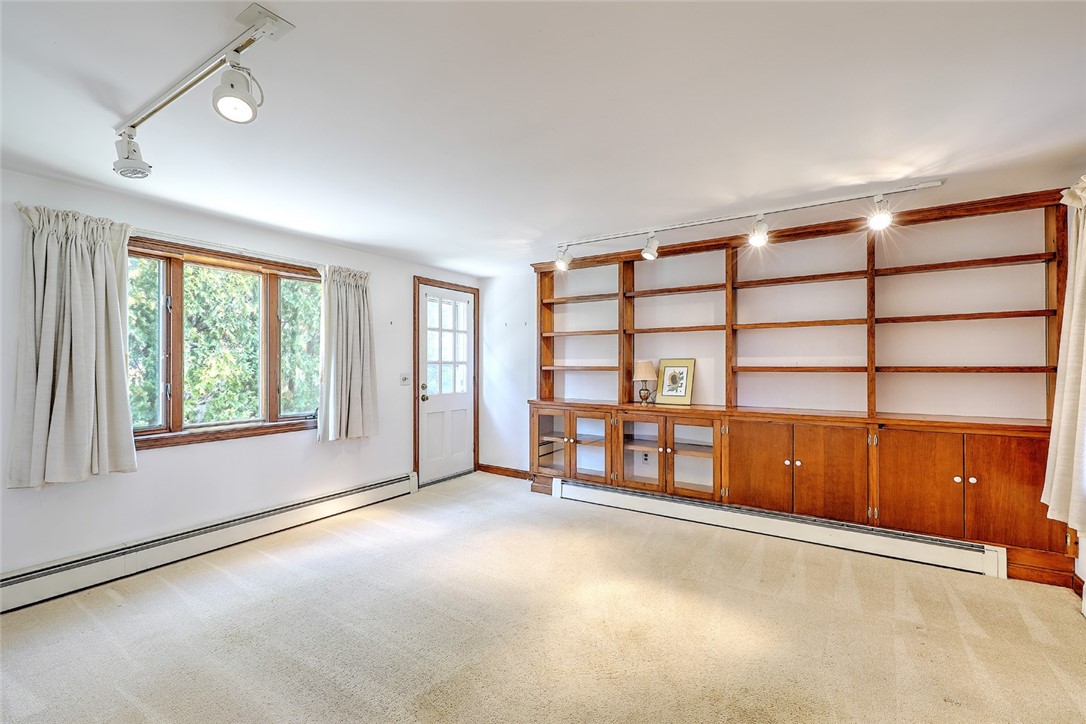51 Bay Road Barrington, RI 02806 - Photo 9 of 24 Family room