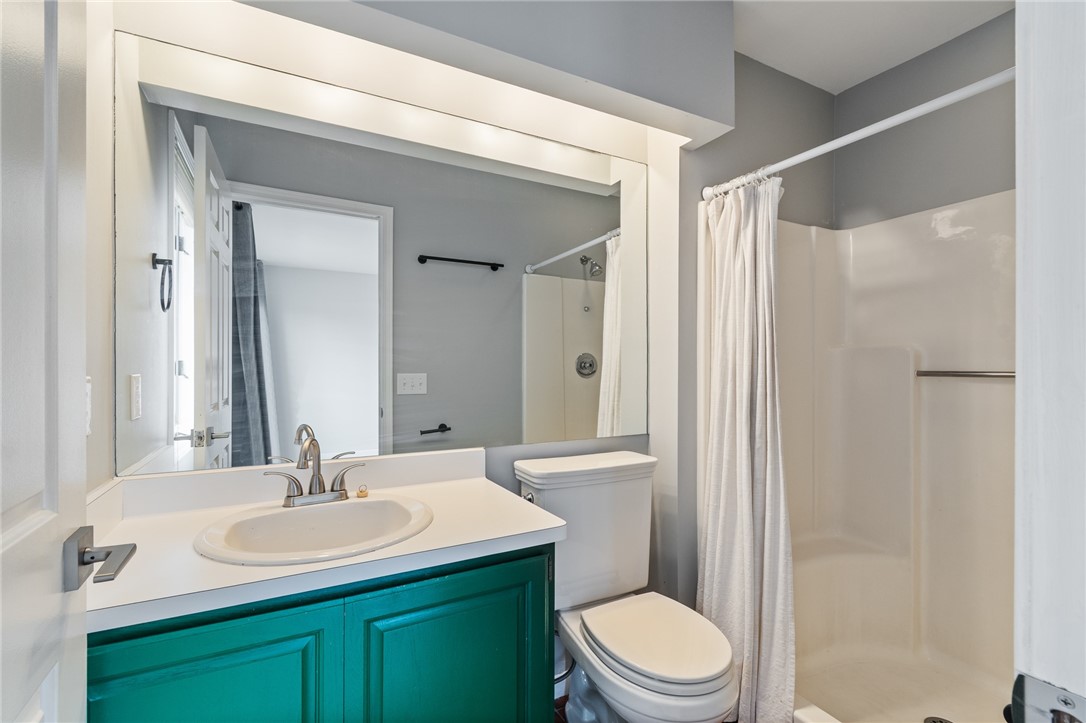 10 Selden Street, Unit 5 Rochester, NY 14605 - Photo 25 of 37 Guest Bath