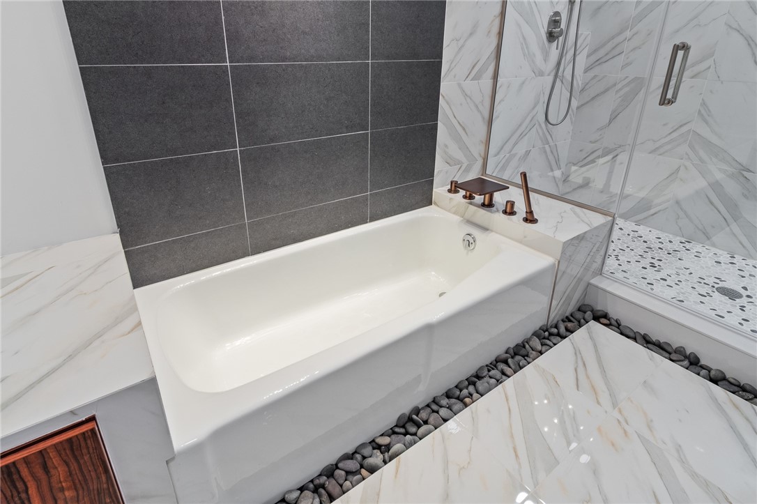 10 Selden Street, Unit 5 Rochester, NY 14605 - Photo 33 of 37