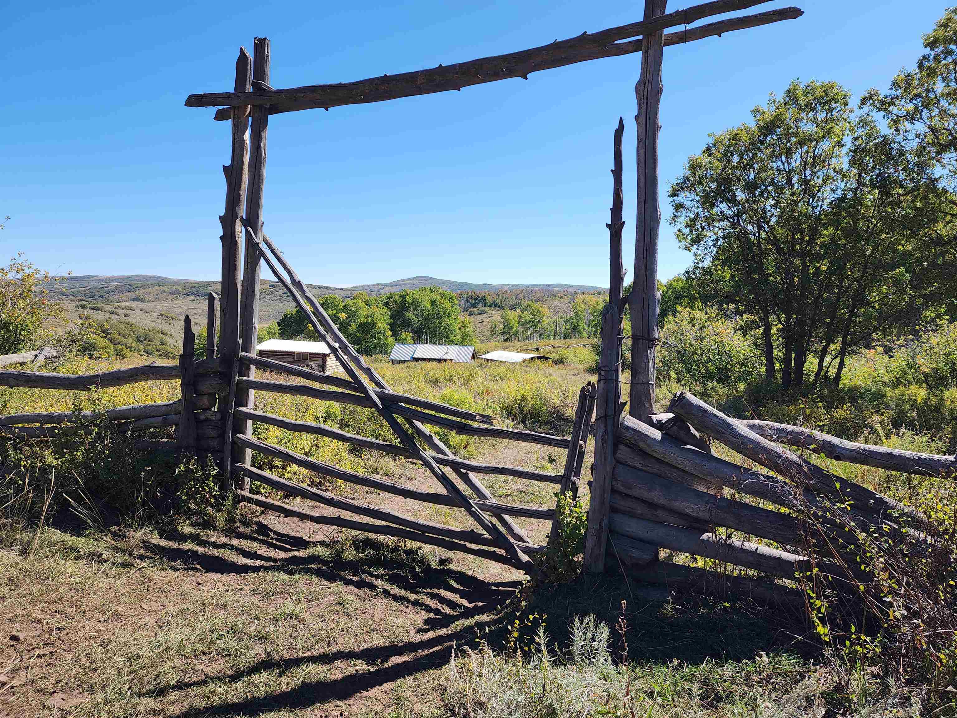2586-26 26 1/10 Road Whitewater, CO 81527 - Photo 2 of 42 a view of outdoor space with seating