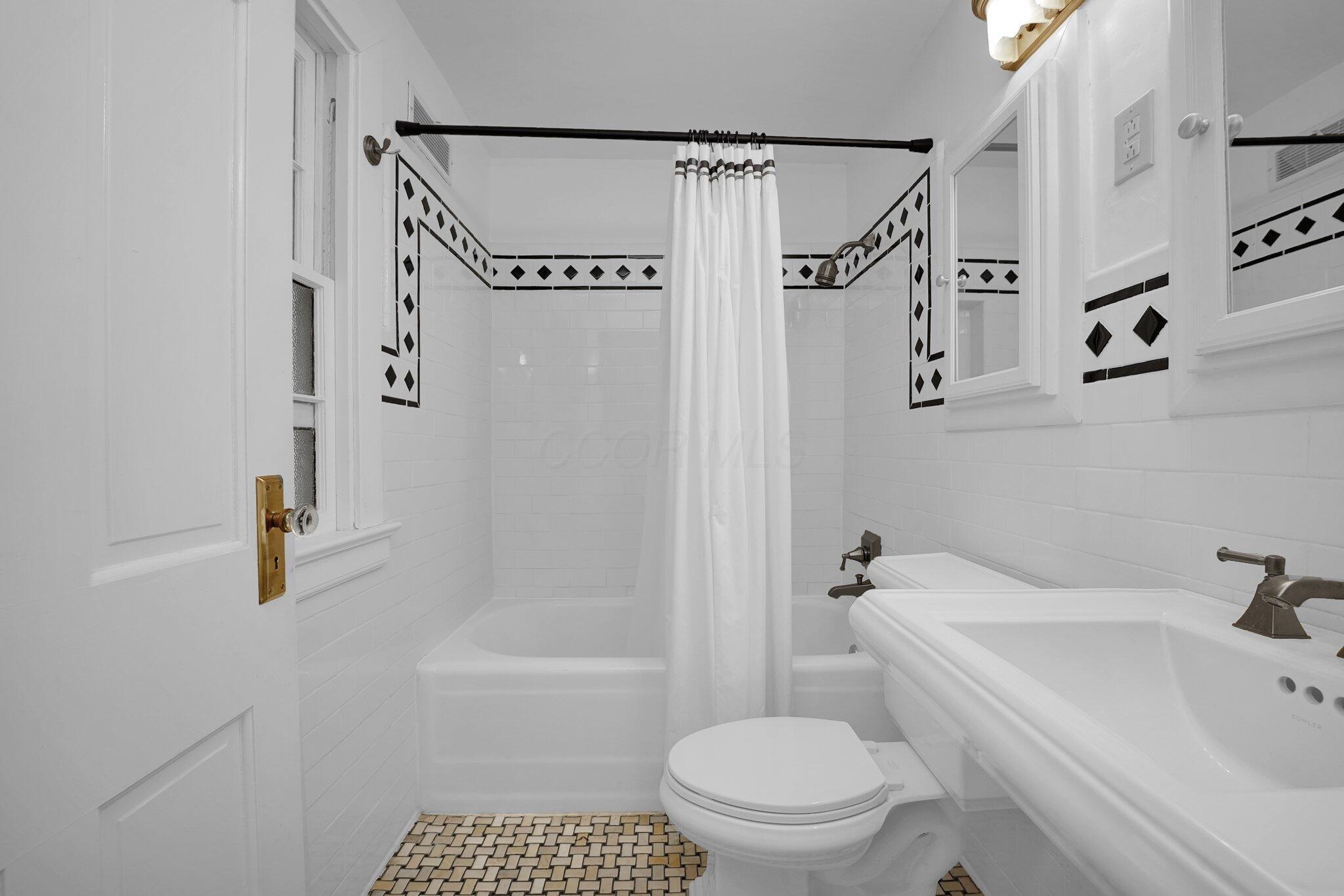 296 Walhalla Road Columbus, OH 43202 - Photo 37 of 75 76-web-or-mls-296-walhalla-rd