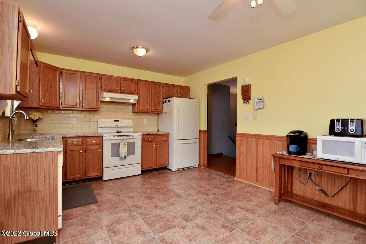 449 Chadwick Road Schenectady, NY 12304 - Photo 13 of 45 13