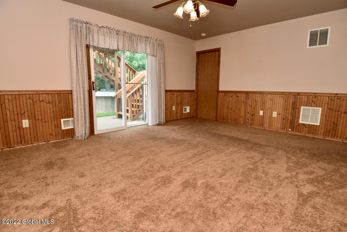 449 Chadwick Road Schenectady, NY 12304 - Photo 33 of 45 36