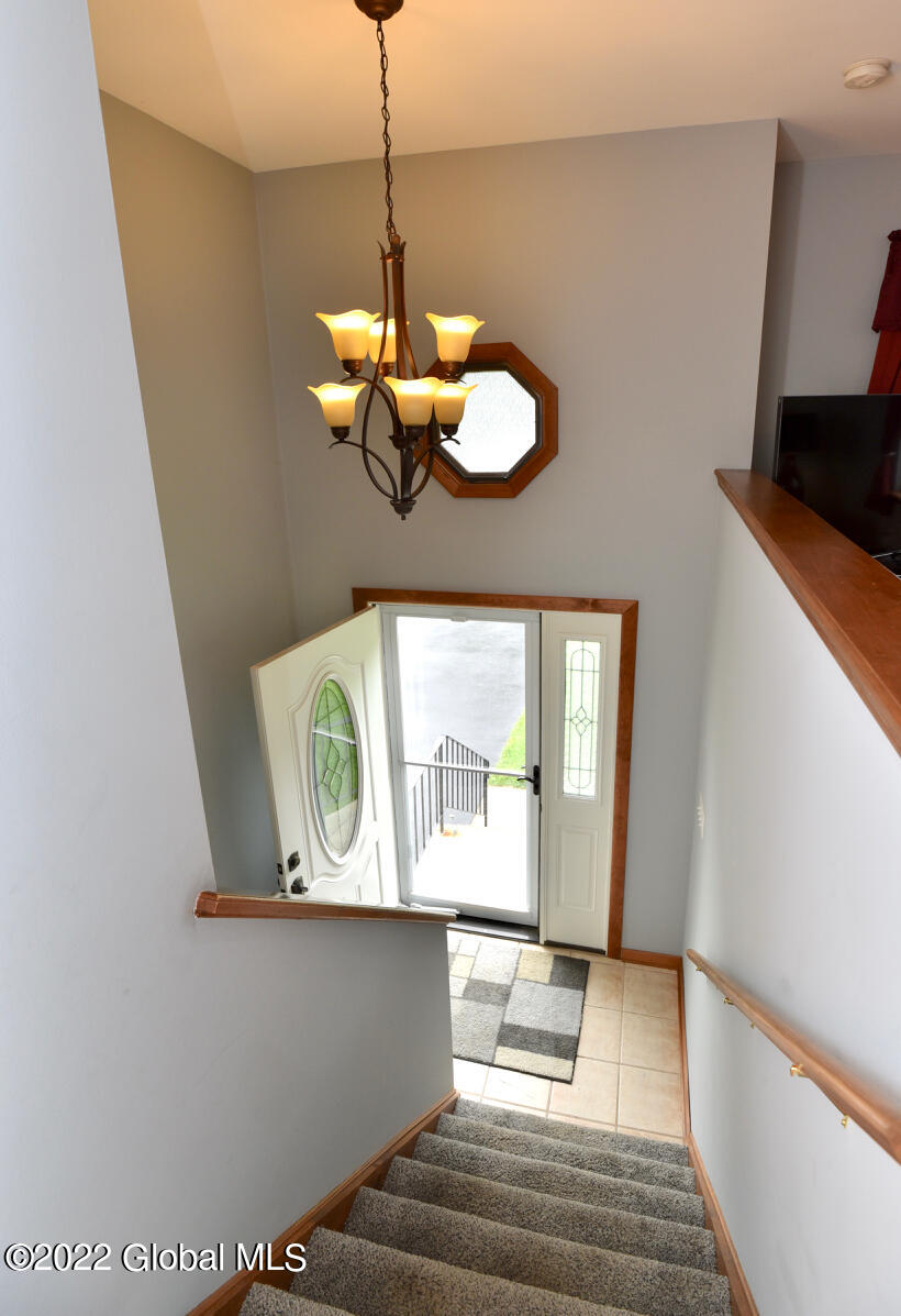 449 Chadwick Road Schenectady, NY 12304 - Photo 8 of 45 29