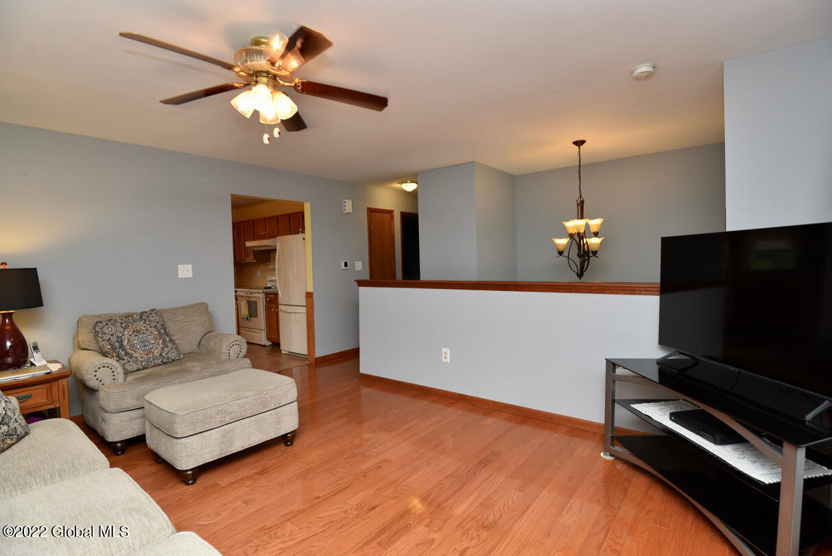 449 Chadwick Road Schenectady, NY 12304 - Photo 10 of 45 10