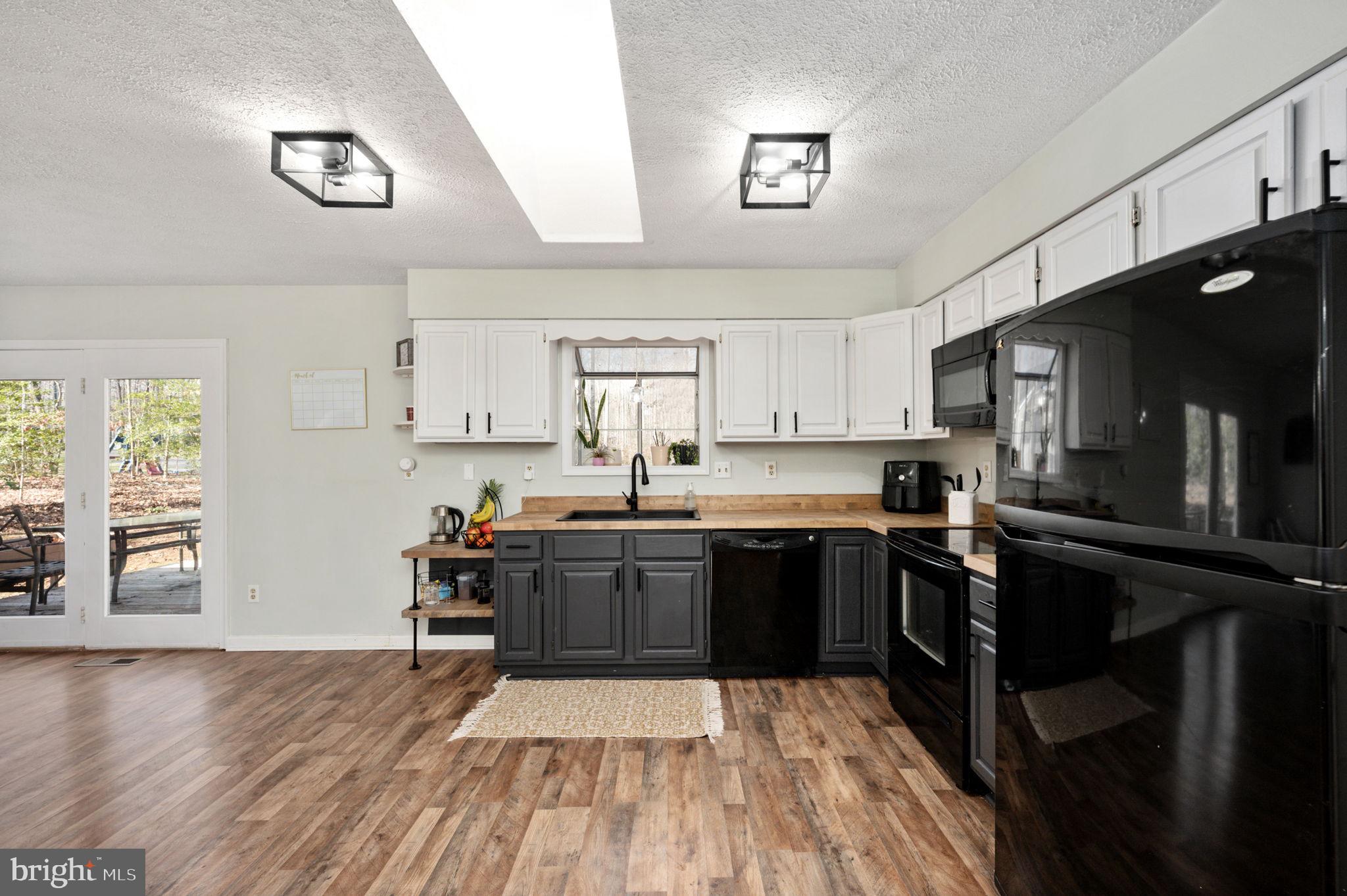 Beautiful Updated Kitchen!