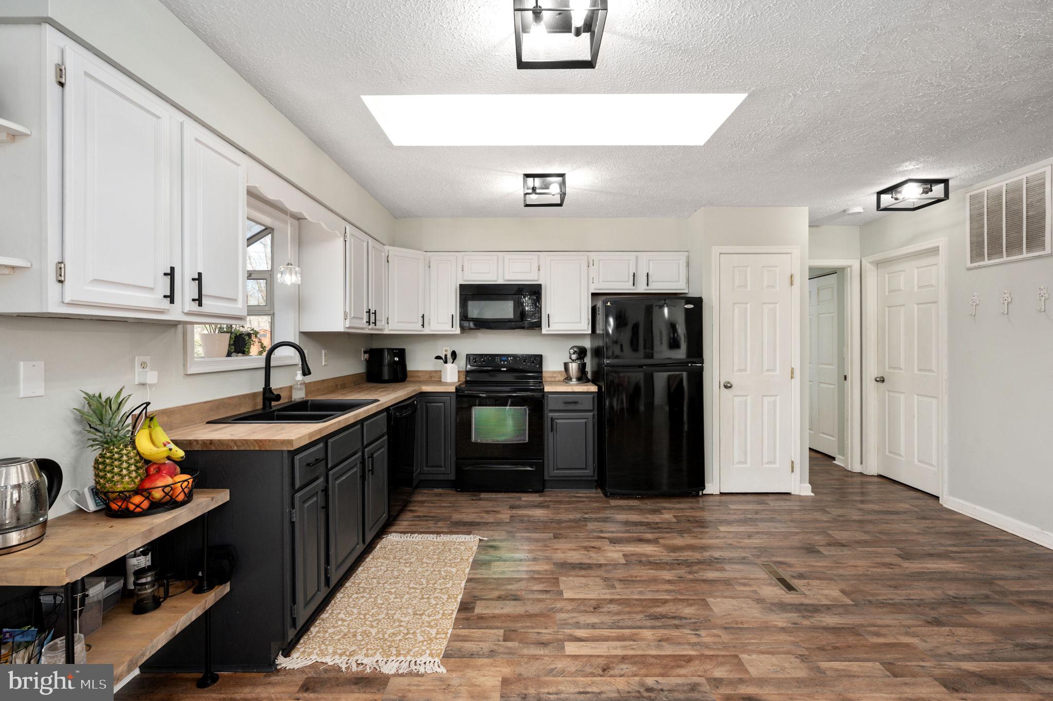 108 Indian Hills Road Locust Grove, VA 22508 - Photo 8 of 45 Cook's Delight!