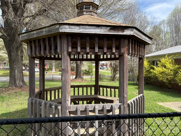 $248,000 | 2137 23rd St Drive Southeast, Hickory, NC 28602