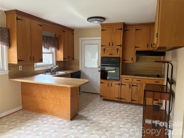 $248,000 | 2137 23rd St Drive Southeast, Hickory, NC 28602
