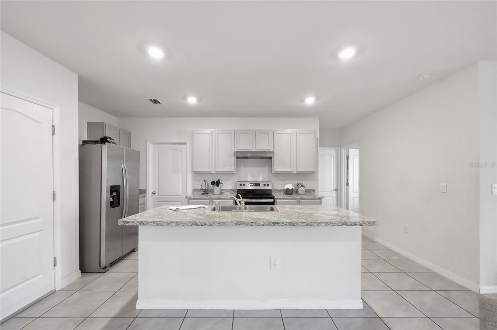 706 Chinoy Road Davenport, FL 33837 - Photo 6 of 36