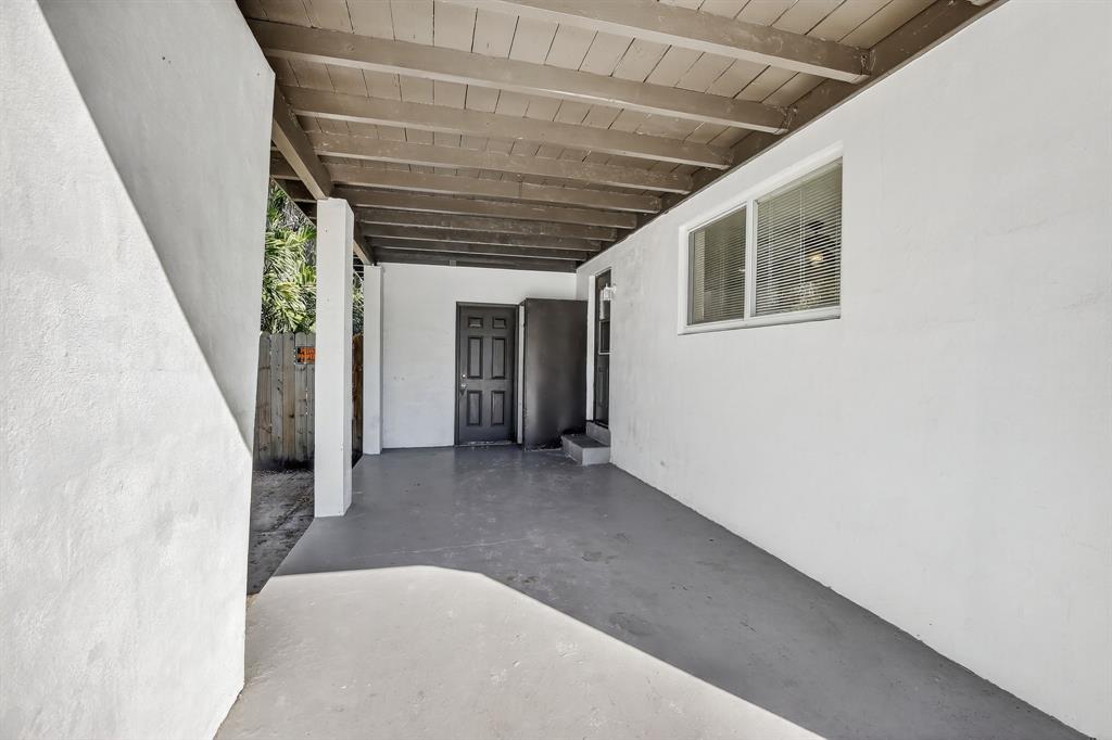 642 Southwest 11th Street Hallandale Beach, FL 33009 - Photo 3 of 18 Carport
