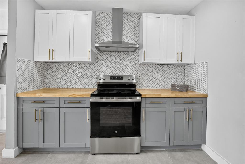 642 Southwest 11th Street Hallandale Beach, FL 33009 - Photo 7 of 18