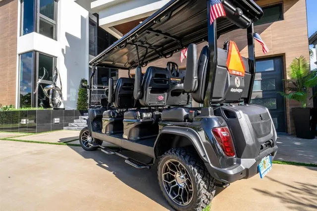 $5,400,000 | 2581 Northeast 50th Street, Lighthouse Point, FL 33064