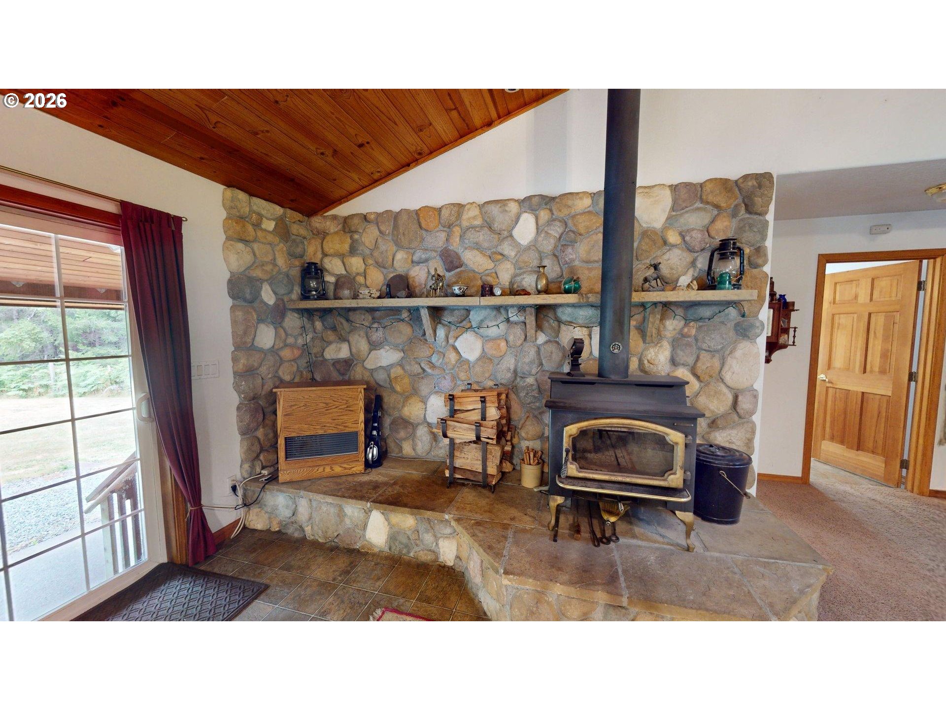 95835 Martin Ranch Road Brookings, OR 97415 - Photo 6 of 43 Fireplace Wood Burning Stove/Insert