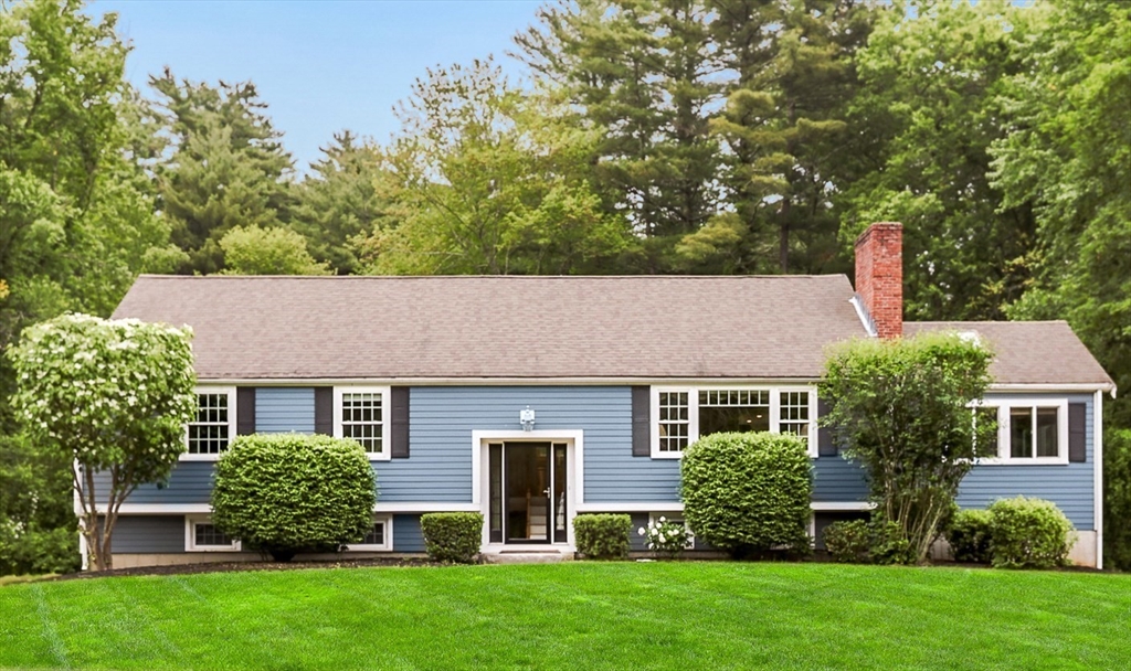 5 Fox Run Road Topsfield, MA 01983 - Photo 1 of 23 front view of a house with a yard