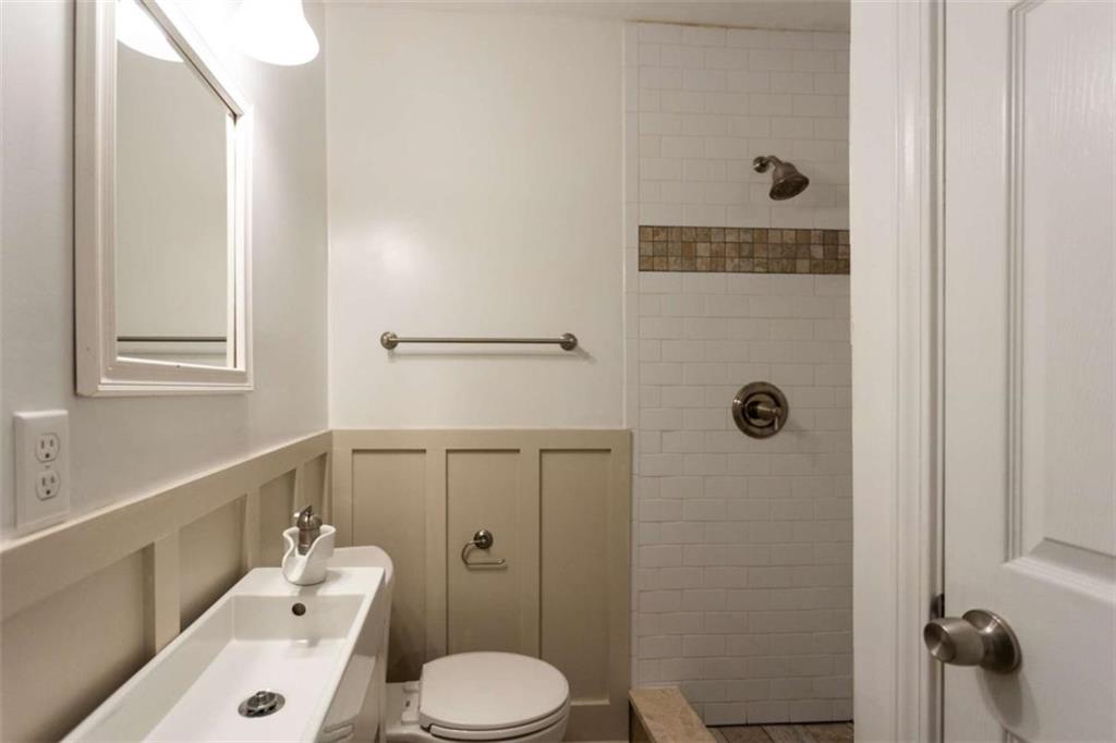 1025 Vistavia Circle Decatur, GA 30033 - Photo 30 of 56