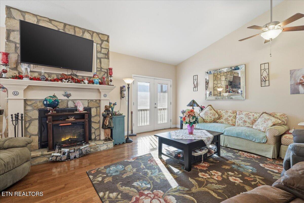 120 County Line Road Dandridge, TN 37725 - Photo 8 of 30 08-003_7K9A3492