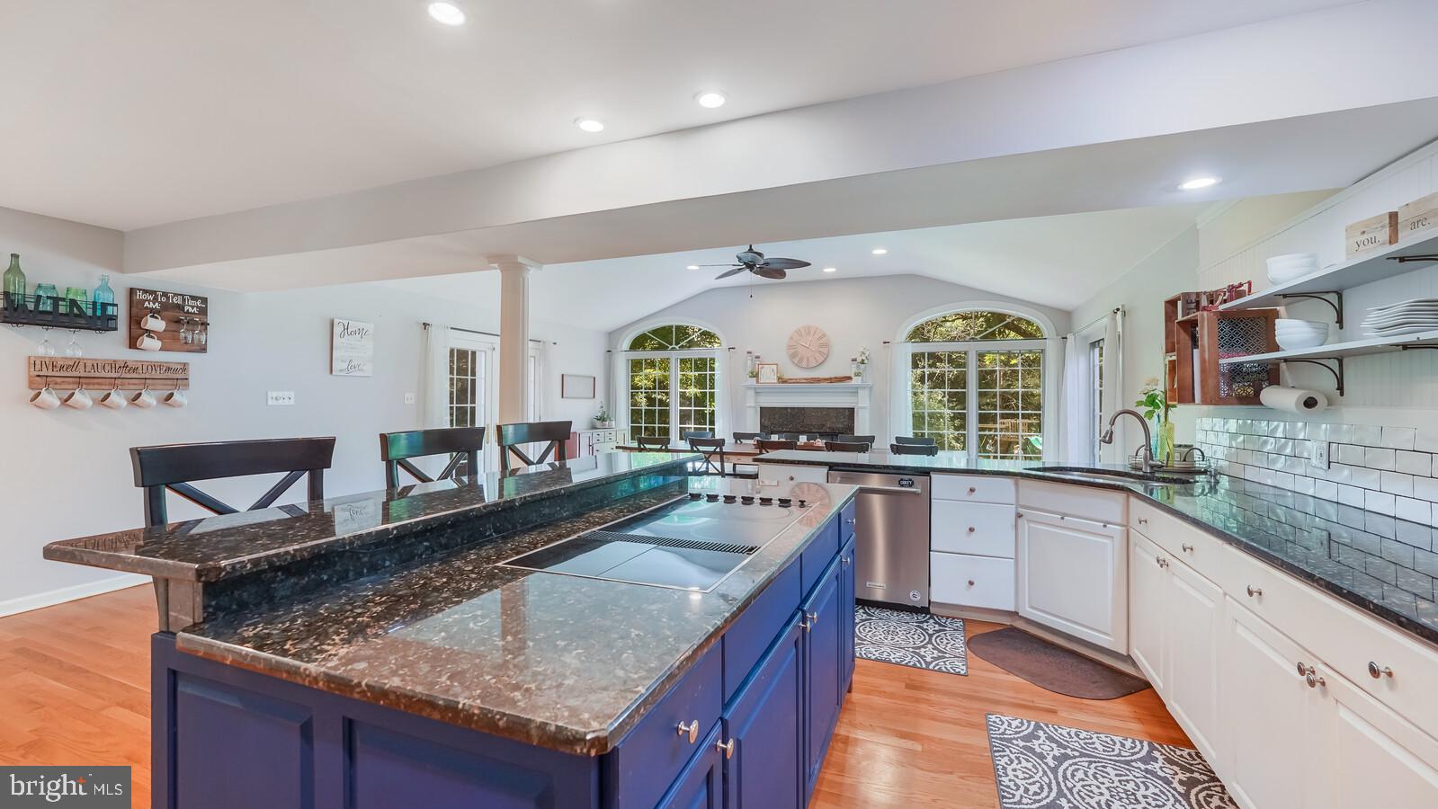 16 Spring Court Washington Crossing, PA 18977 - Photo 8 of 40 STAINLESS STEEL APPLIANCES