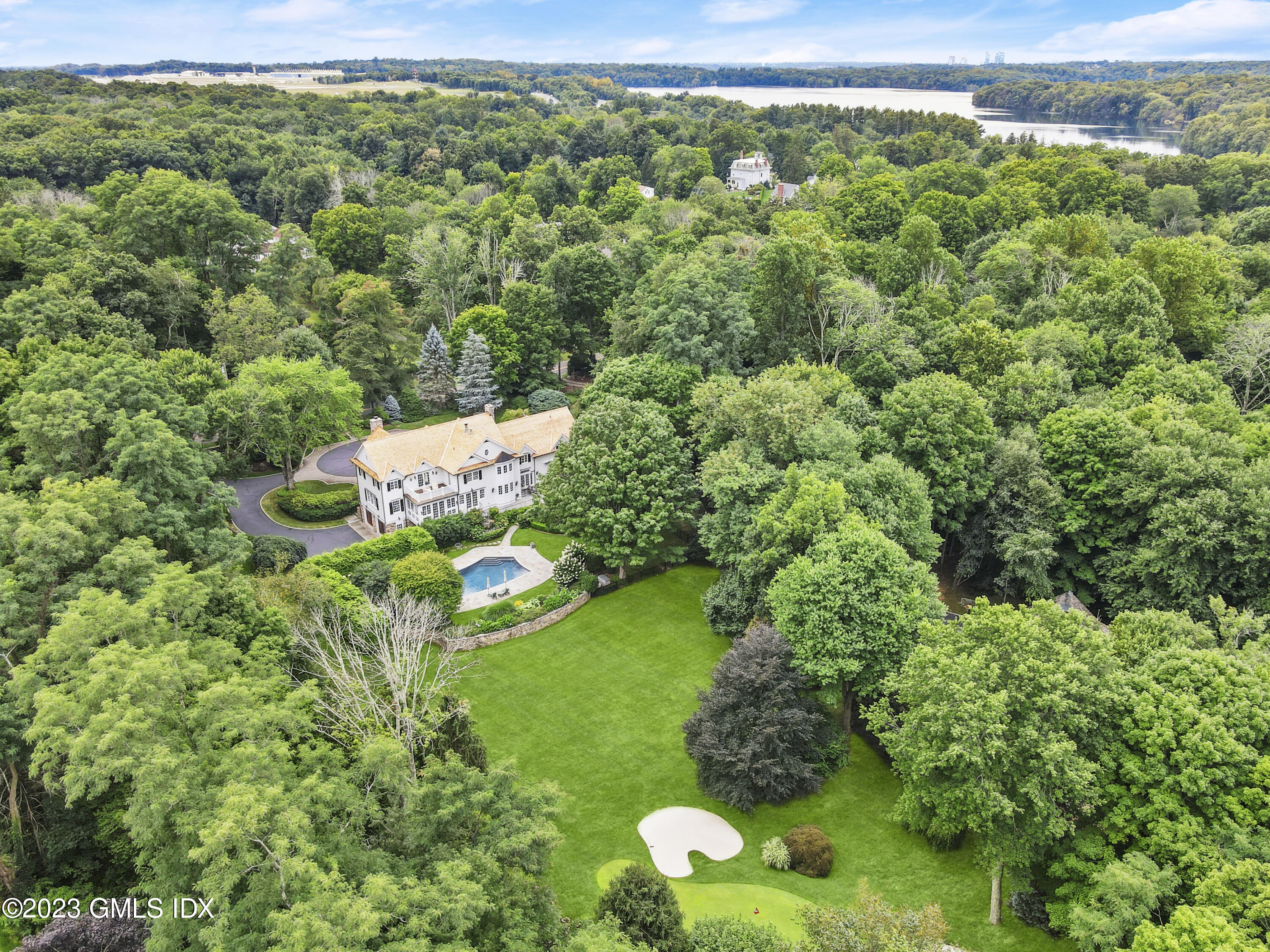27 Locust Road Greenwich, CT 06831 - Photo 34 of 39 27 Locust Rd Greenwich CT-print-053-051-