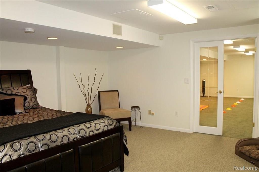 30740 Ridgeway Drive Farmington Hills, MI 48334 - Photo 47 of 58