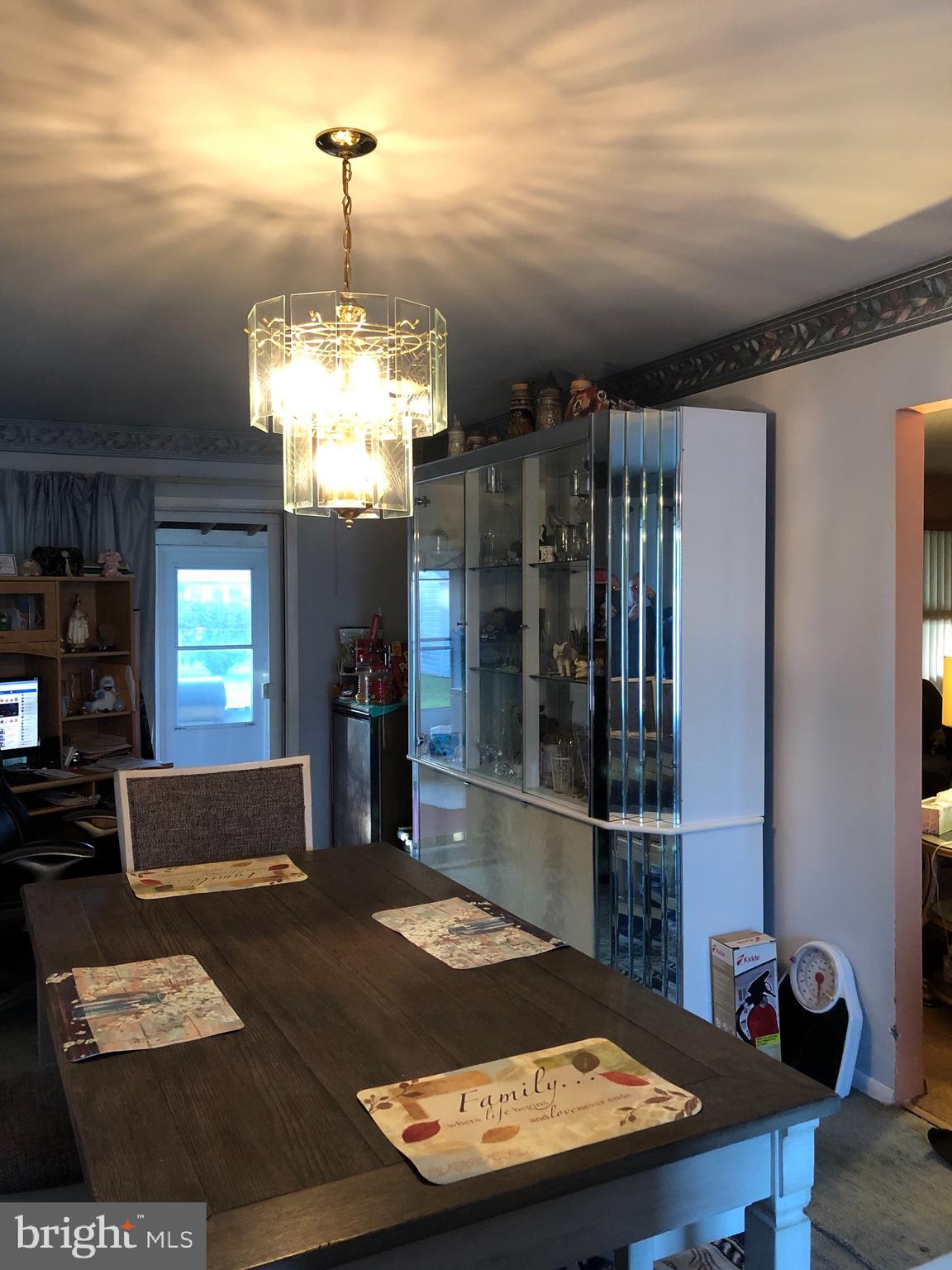 17 Winding Road Levittown, PA 19057 - Photo 5 of 15 Gallery Image 5