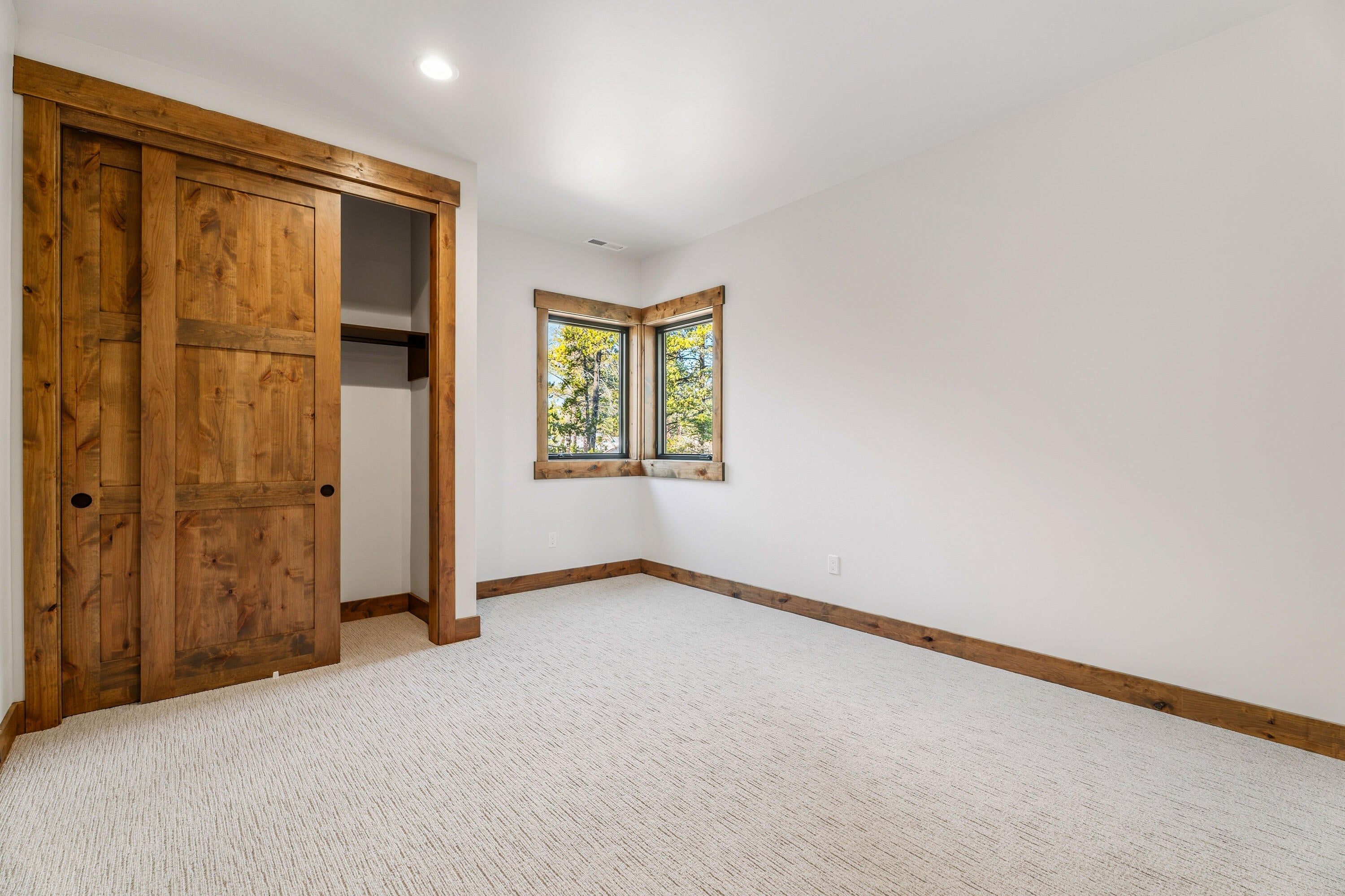 17875 Preservation Loop Bend, Unit 422 Bend, OR 97707 - Photo 54 of 90 Upper Bedroom