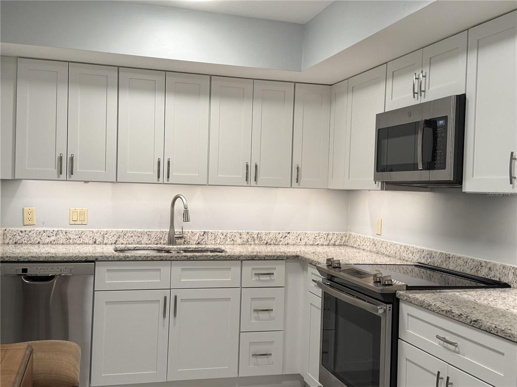775 Longboat Club Road, Unit 401 Longboat Key, FL 34228 - Photo 12 of 30