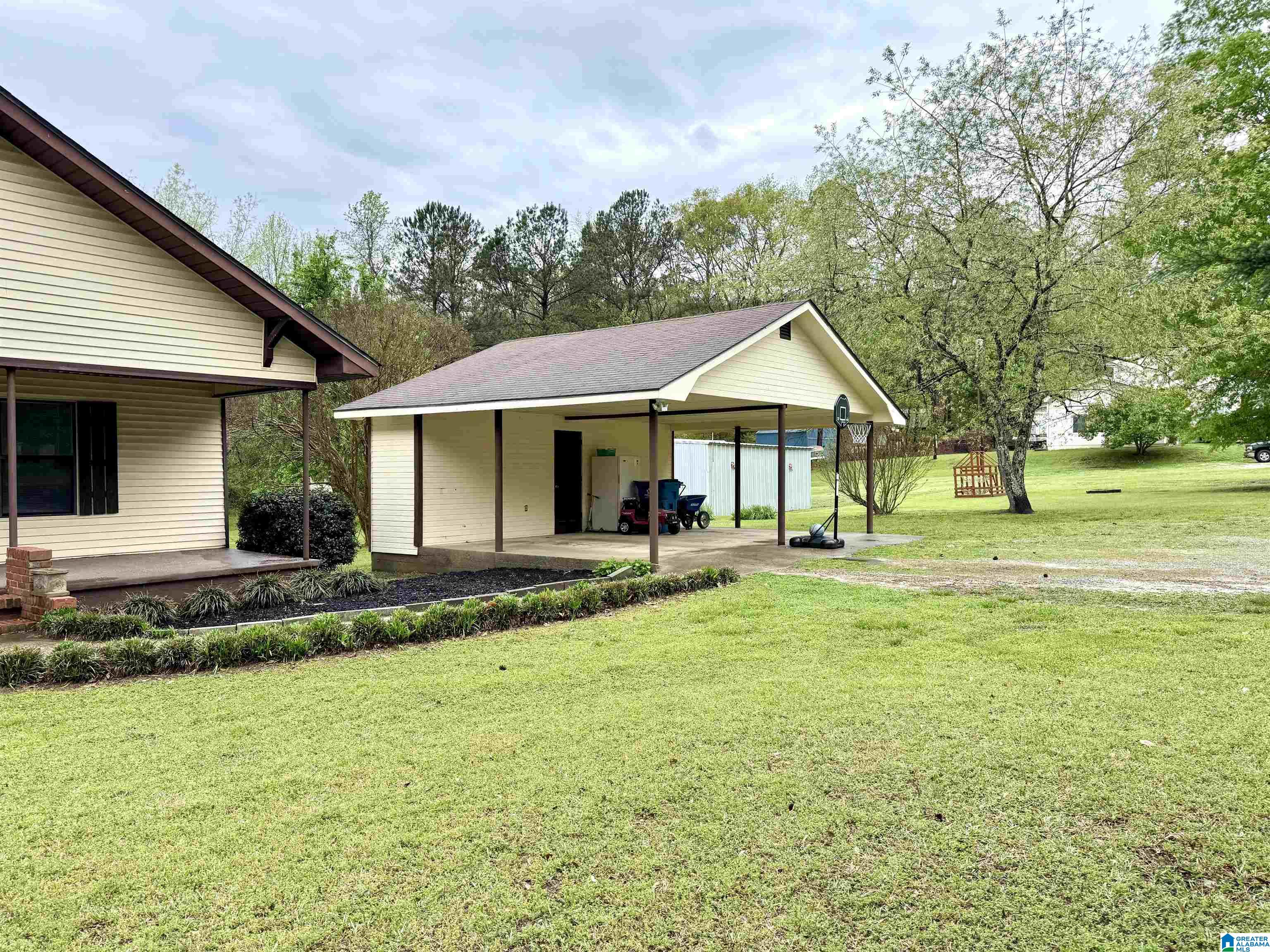 515 Seven Sweet Gums Road Sylacauga, AL 35151 - Photo 3 of 17