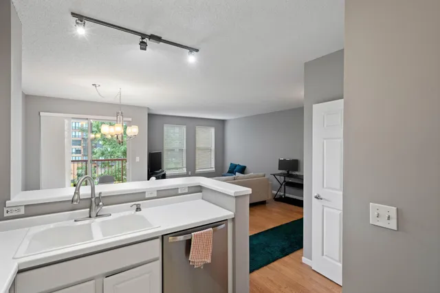 $314,900 | 680 North 2nd Street, Unit 403, Minneapolis, MN 55401