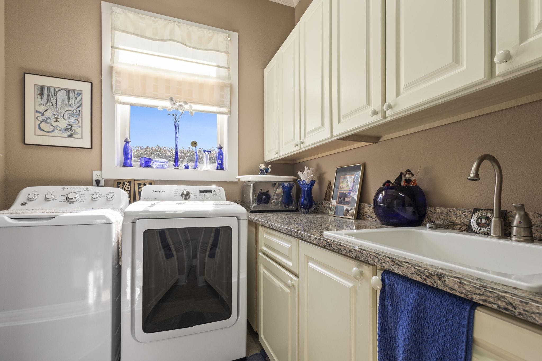 23880 Tybee Circle Daphne, AL 36526 - Photo 31 of 52 Laundry