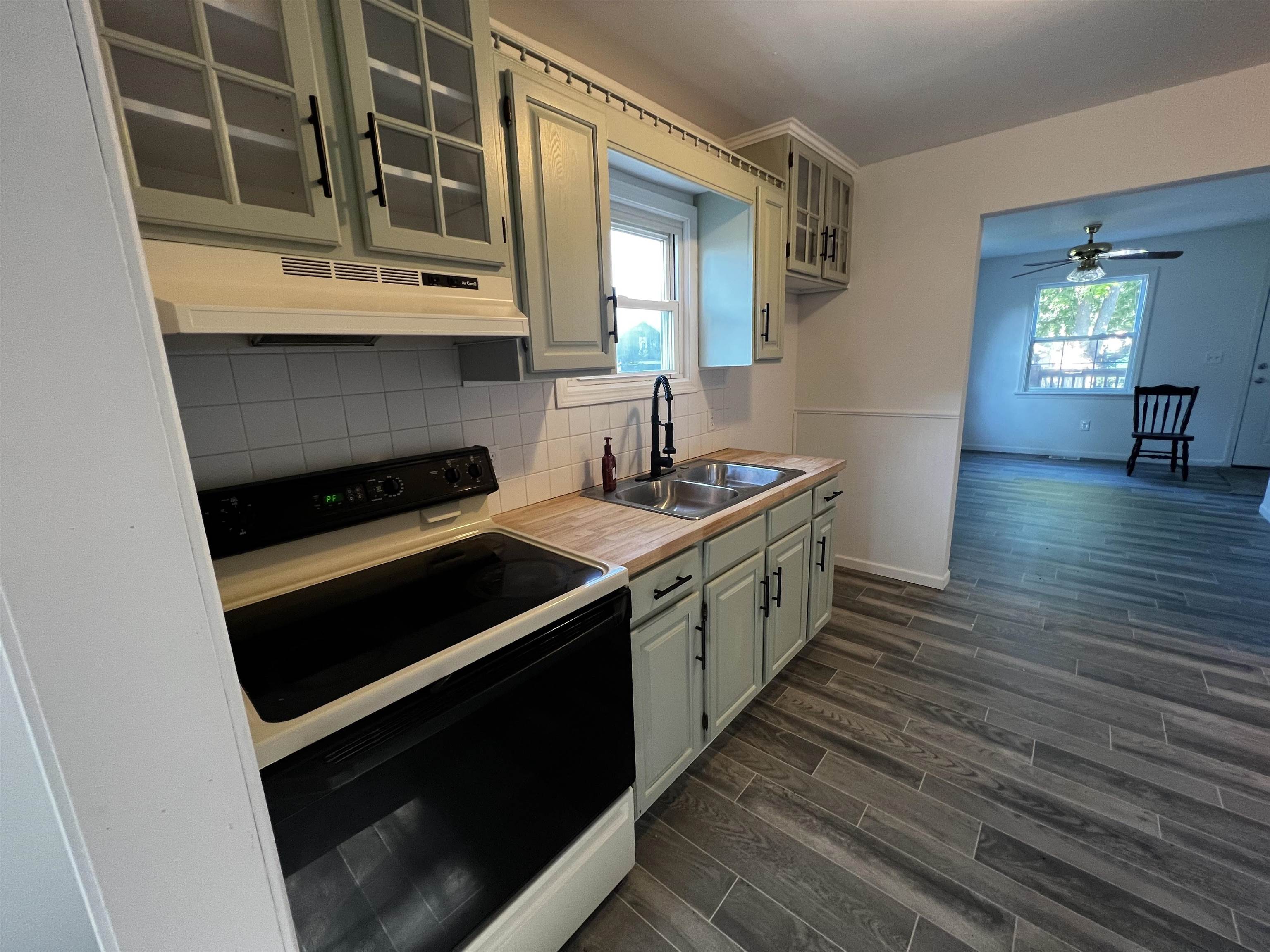1600 Eberly Road Flint, MI 48532 - Photo 7 of 30