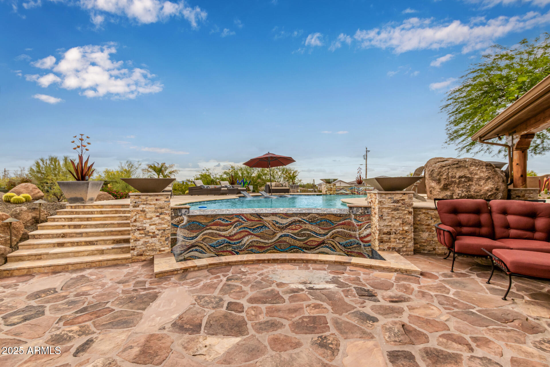 1505 West Cloud Road Phoenix, AZ 85086 - Photo 53 of 85 Negative Edge with custom tiling