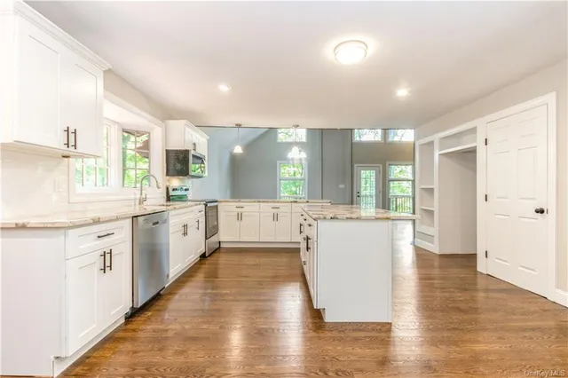 $899,900 | 8 Cedar Road East, Katonah, NY 10536