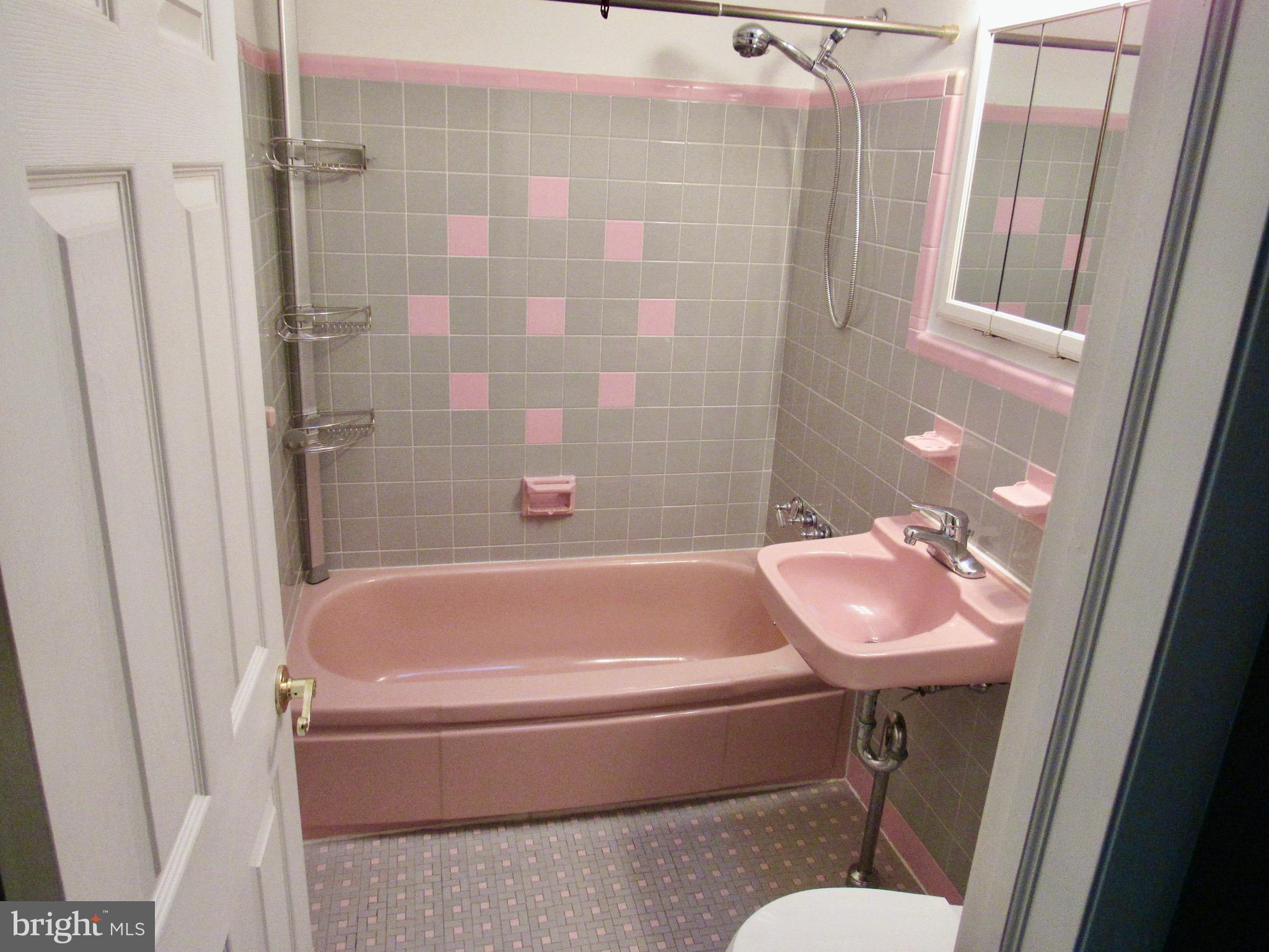 11748 Denman Road Philadelphia, PA 19154 - Photo 18 of 26 Gallery Image 18