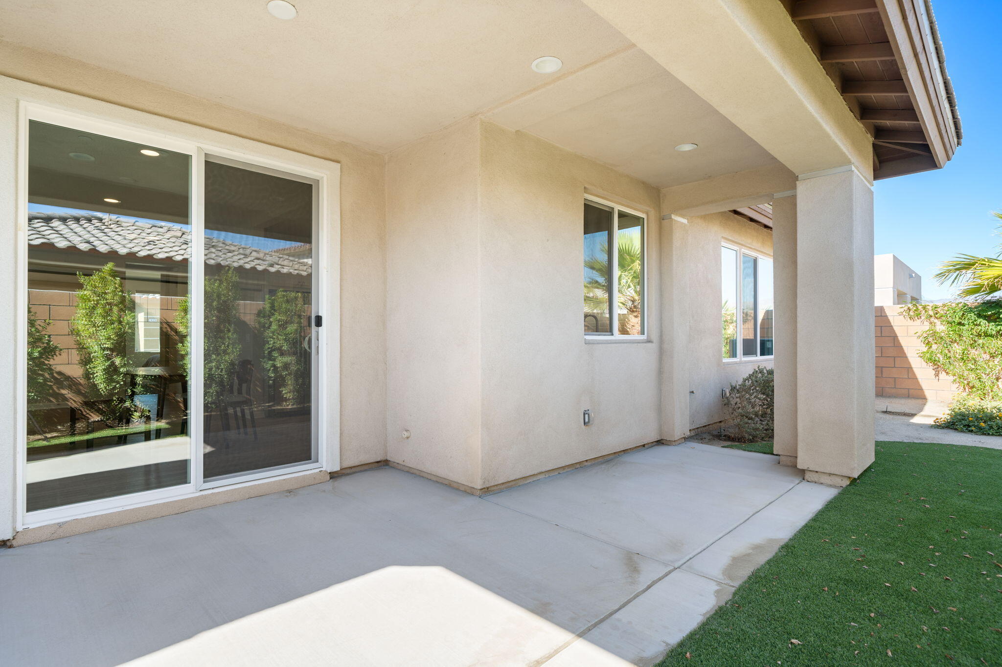 74338 Millennia Way Palm Desert, CA 92211 - Photo 25 of 33 a view of an empty room with a window