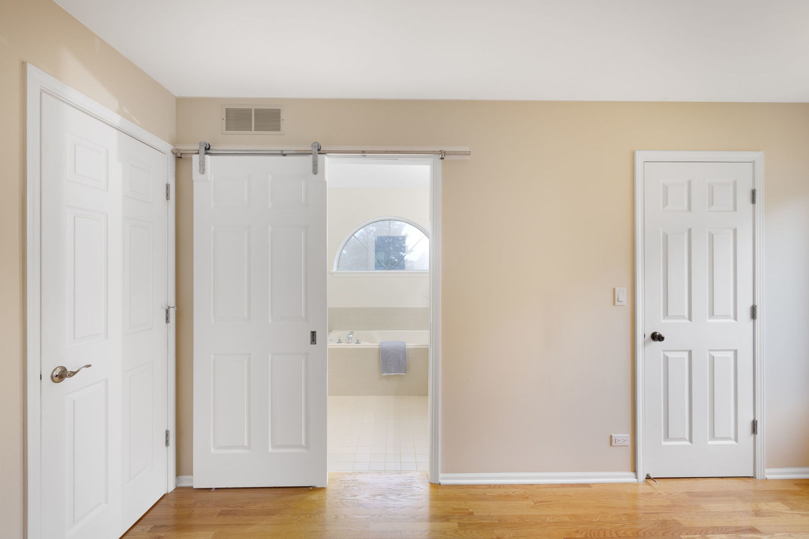 49 Mohawk Street Cary, IL 60013 - Photo 19 of 34 Gallery Image 19