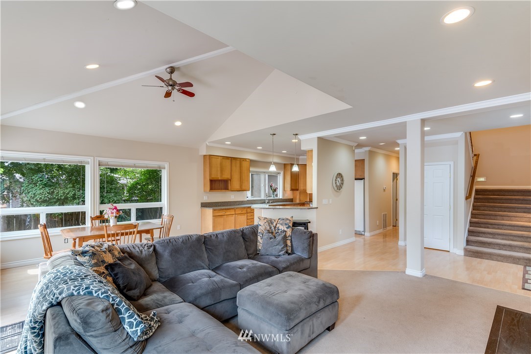 10 224th Street Southeast Bothell, WA 98021 - Photo 5 of 25