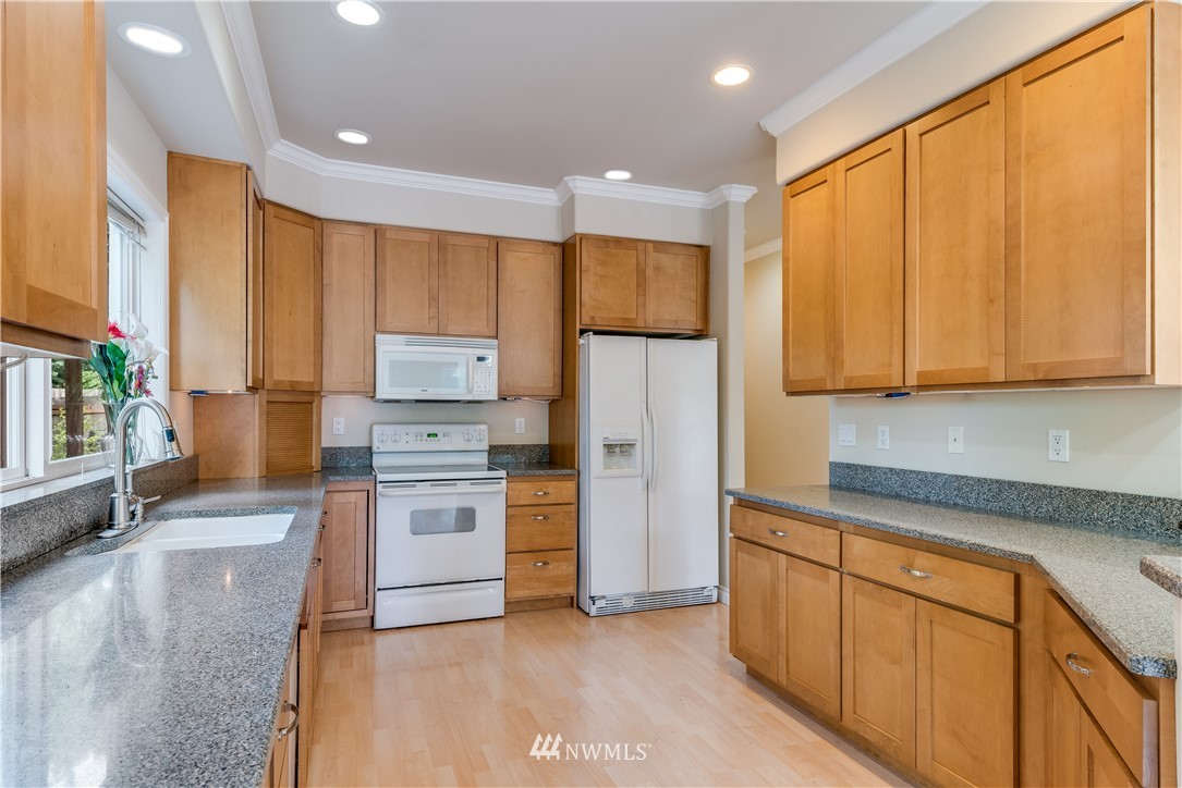 10 224th Street Southeast Bothell, WA 98021 - Photo 7 of 25