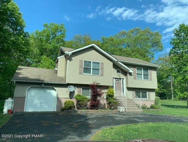111 Kangaroo Court Bushkill, PA 18324 - Photo 3 of 22 thumbnail_IMG_1069