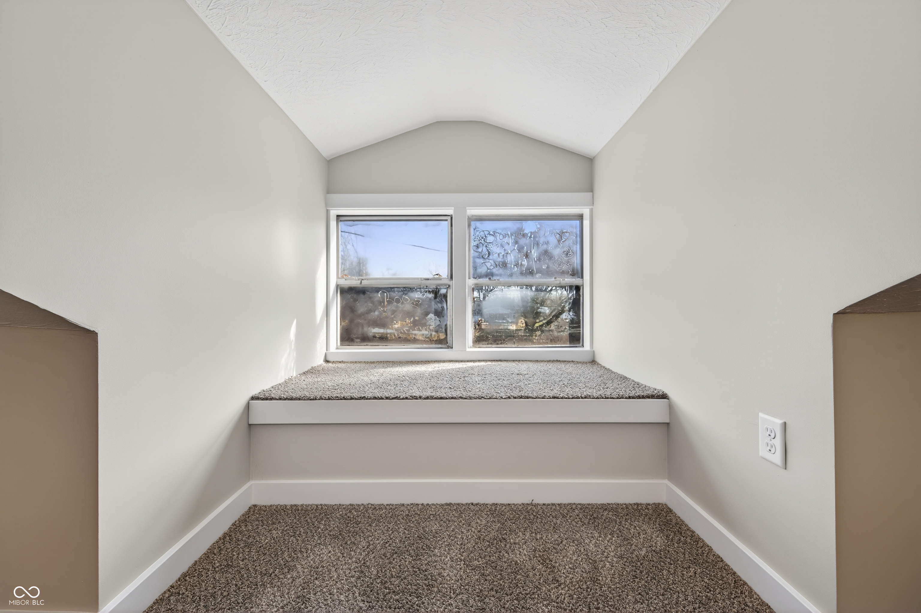 5065 Adkins Street Columbus, IN 47201 - Photo 13 of 22