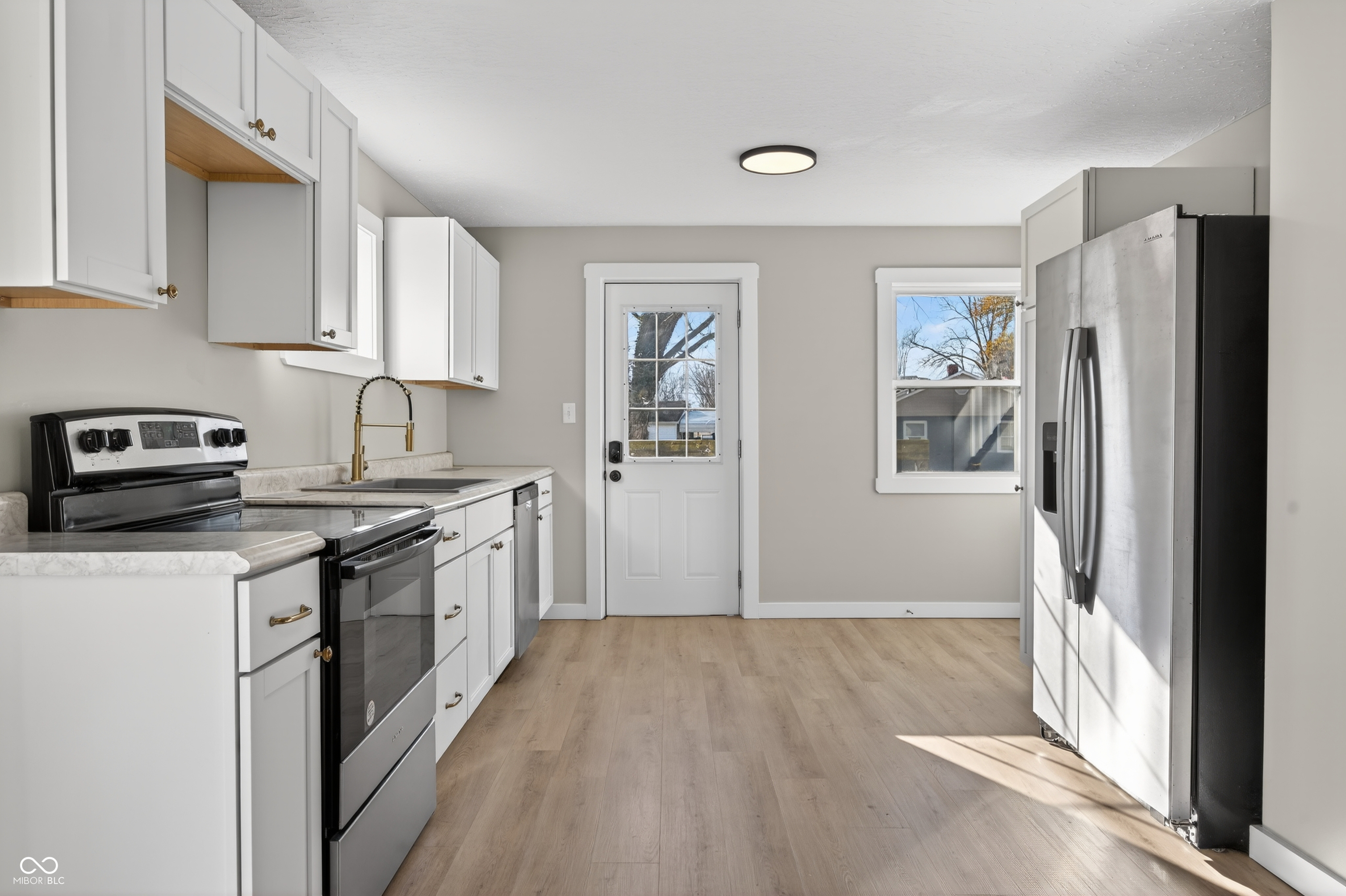 5065 Adkins Street Columbus, IN 47201 - Photo 8 of 22