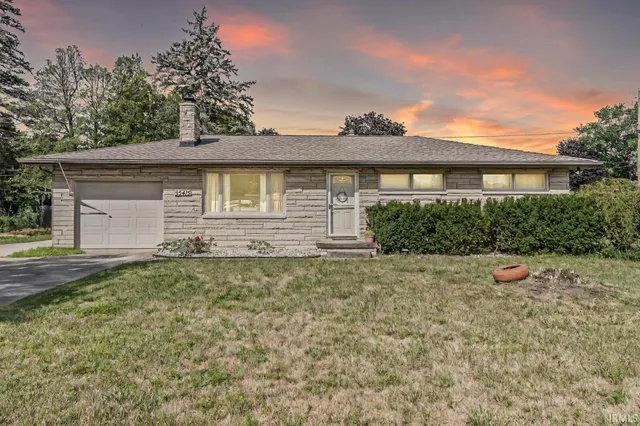 $242,000 | 55415 Barksdale Street, Osceola, IN 46561