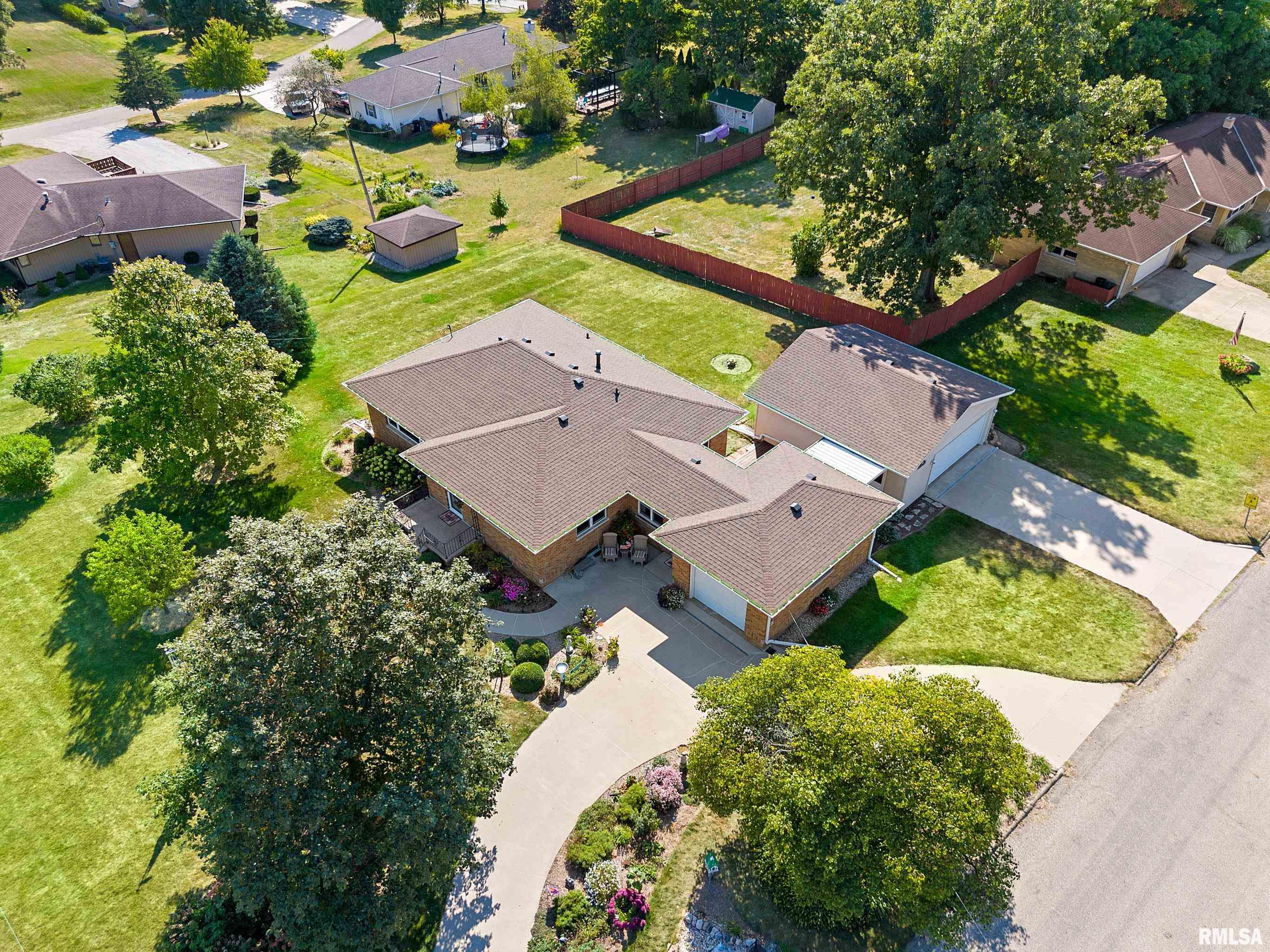 102 Edgewood Road Eureka, IL 61530 - Photo 3 of 62
